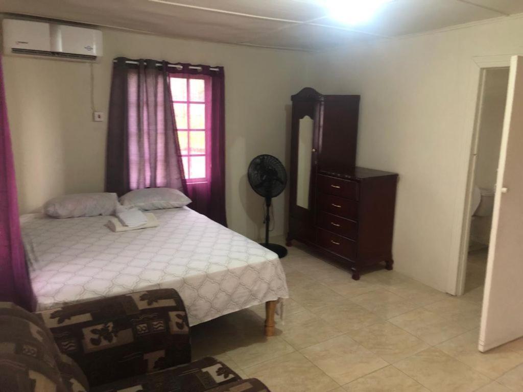 Apartments@West Village 4- Studio Montego Bay Exterior foto
